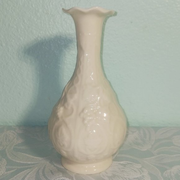 Beautiful Vintage Irish Belleek Porcelain Vase - Picture 3 of 5